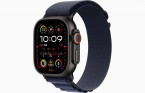 Apple Watch Ultra 2 49 �� Titanium Case, ������/Navy Alpine Loop (2024)