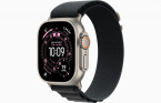 Apple Watch Ultra 3 Natural, Black - Alpine Loop