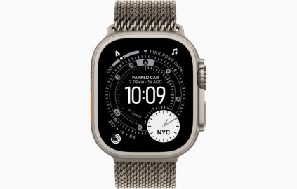 Apple Watch Ultra 3 Natural, Titanium Milanese Loop